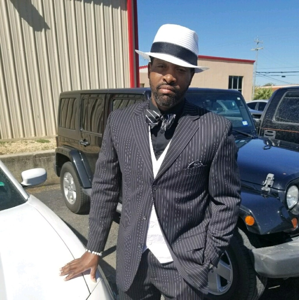 Meet your Posher, Eric